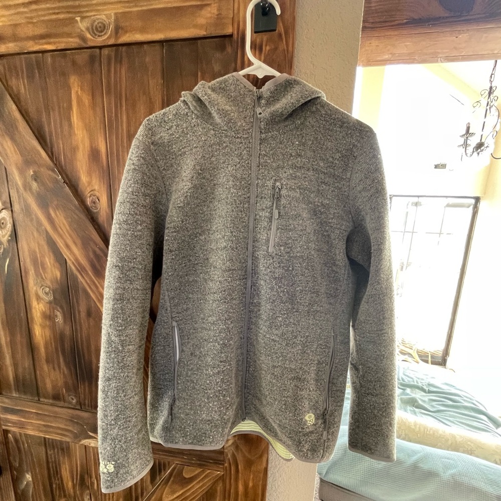 Mountain Hardware Lightweight tech zip up hoody